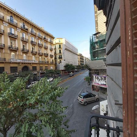 Dormire A Napoli Centro Holiday House Casa Vacanza Ngoại thất bức ảnh