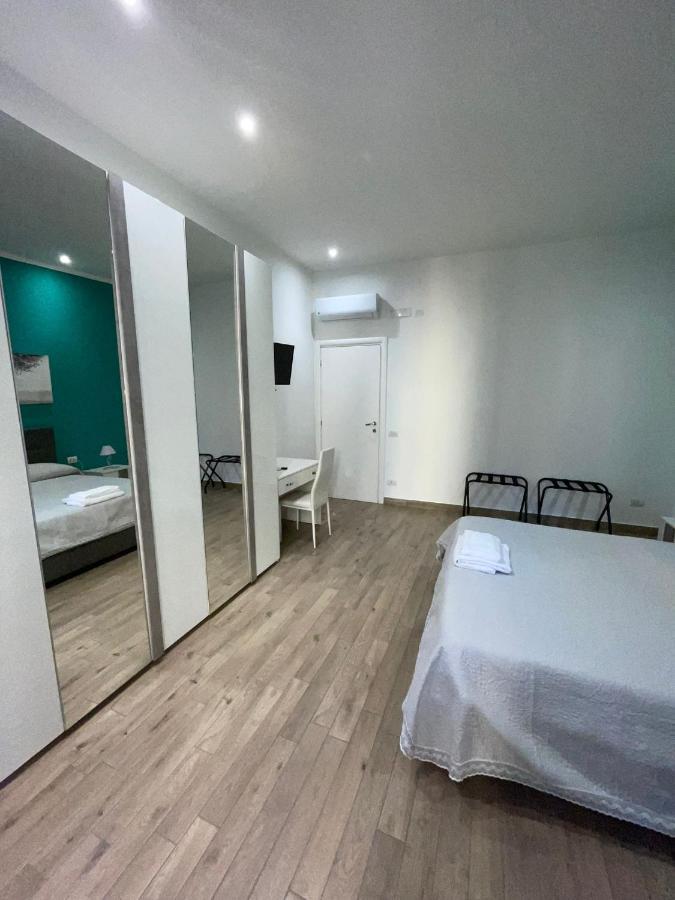 Dormire A Napoli Centro Holiday House Casa Vacanza Ngoại thất bức ảnh