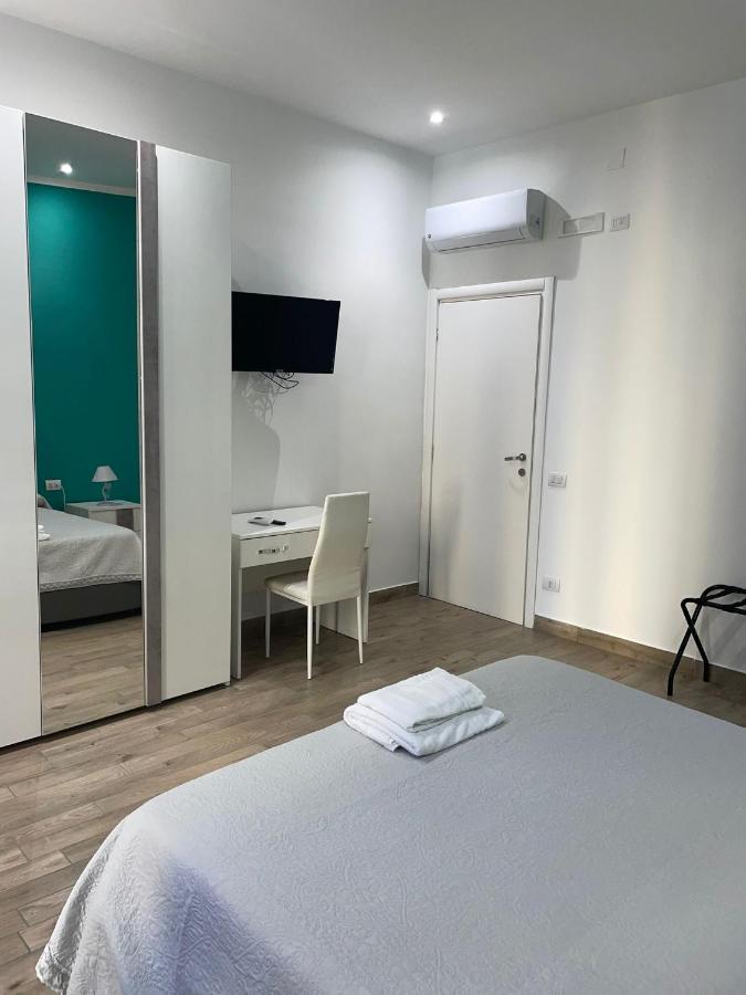 Dormire A Napoli Centro Holiday House Casa Vacanza Ngoại thất bức ảnh