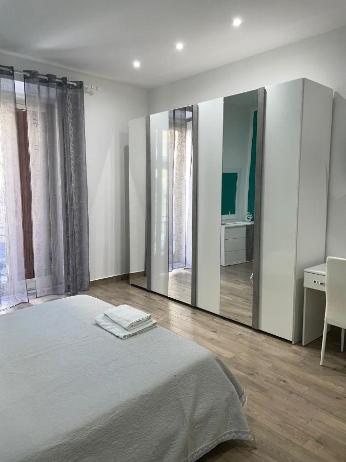 Dormire A Napoli Centro Holiday House Casa Vacanza Ngoại thất bức ảnh