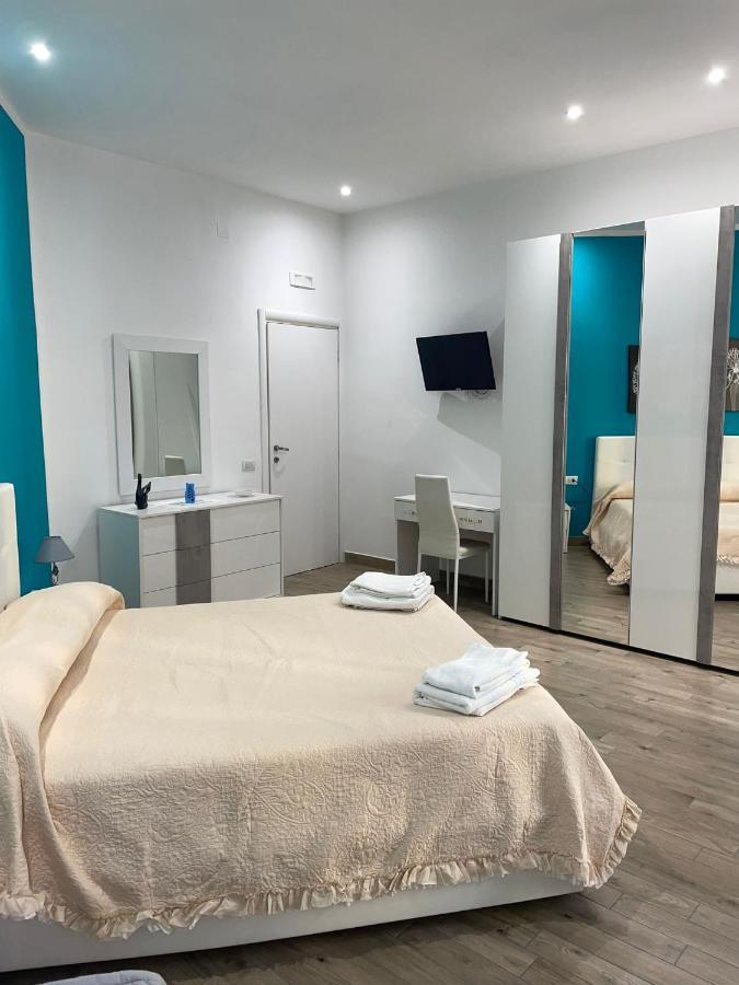 Dormire A Napoli Centro Holiday House Casa Vacanza Ngoại thất bức ảnh