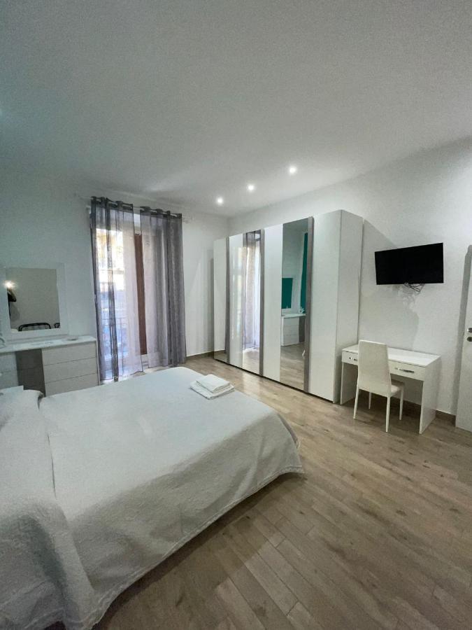 Dormire A Napoli Centro Holiday House Casa Vacanza Ngoại thất bức ảnh