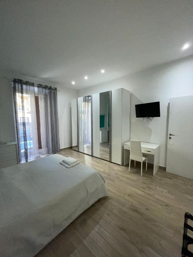 Dormire A Napoli Centro Holiday House Casa Vacanza Ngoại thất bức ảnh
