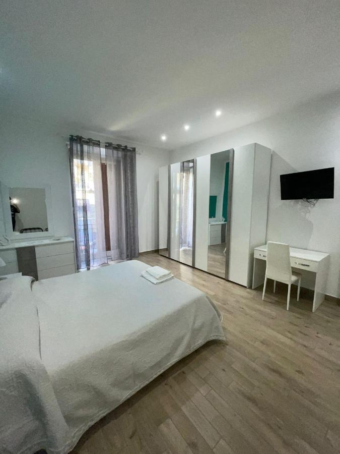 Dormire A Napoli Centro Holiday House Casa Vacanza Ngoại thất bức ảnh