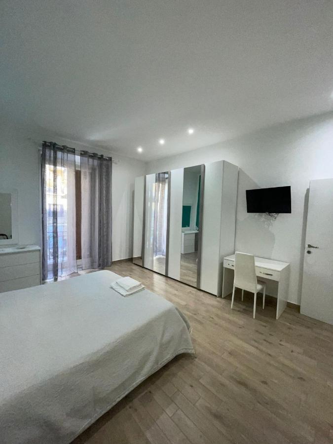 Dormire A Napoli Centro Holiday House Casa Vacanza Ngoại thất bức ảnh