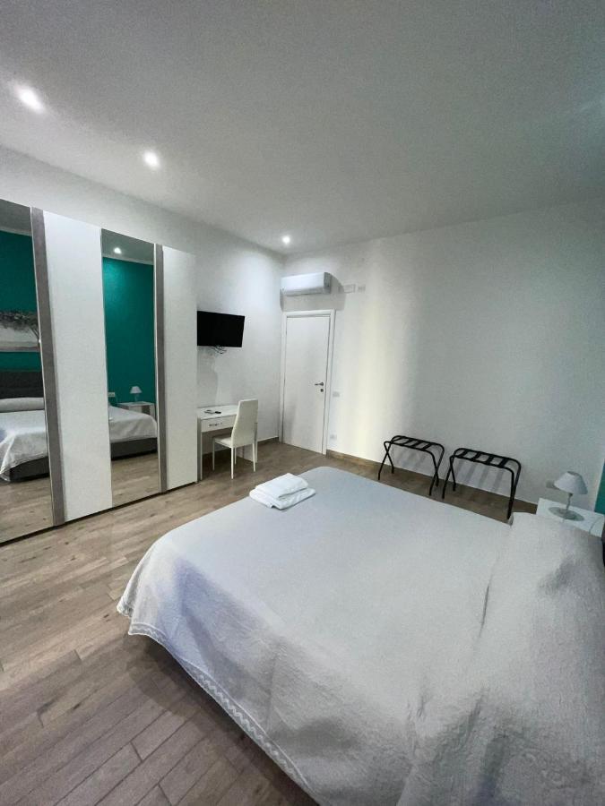 Dormire A Napoli Centro Holiday House Casa Vacanza Ngoại thất bức ảnh