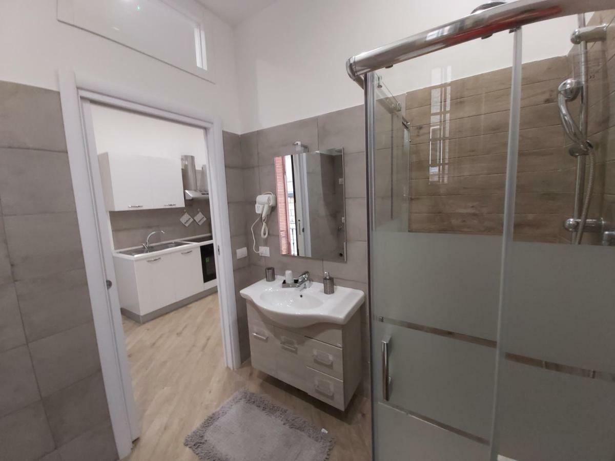 Dormire A Napoli Centro Holiday House Casa Vacanza Ngoại thất bức ảnh