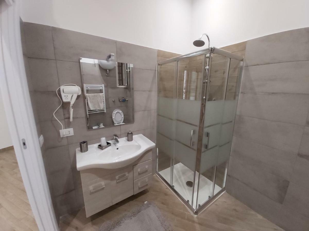 Dormire A Napoli Centro Holiday House Casa Vacanza Ngoại thất bức ảnh