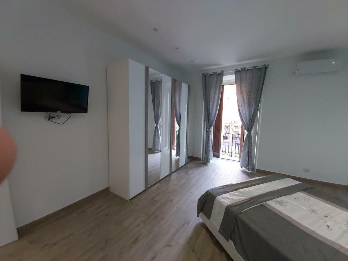 Dormire A Napoli Centro Holiday House Casa Vacanza Ngoại thất bức ảnh