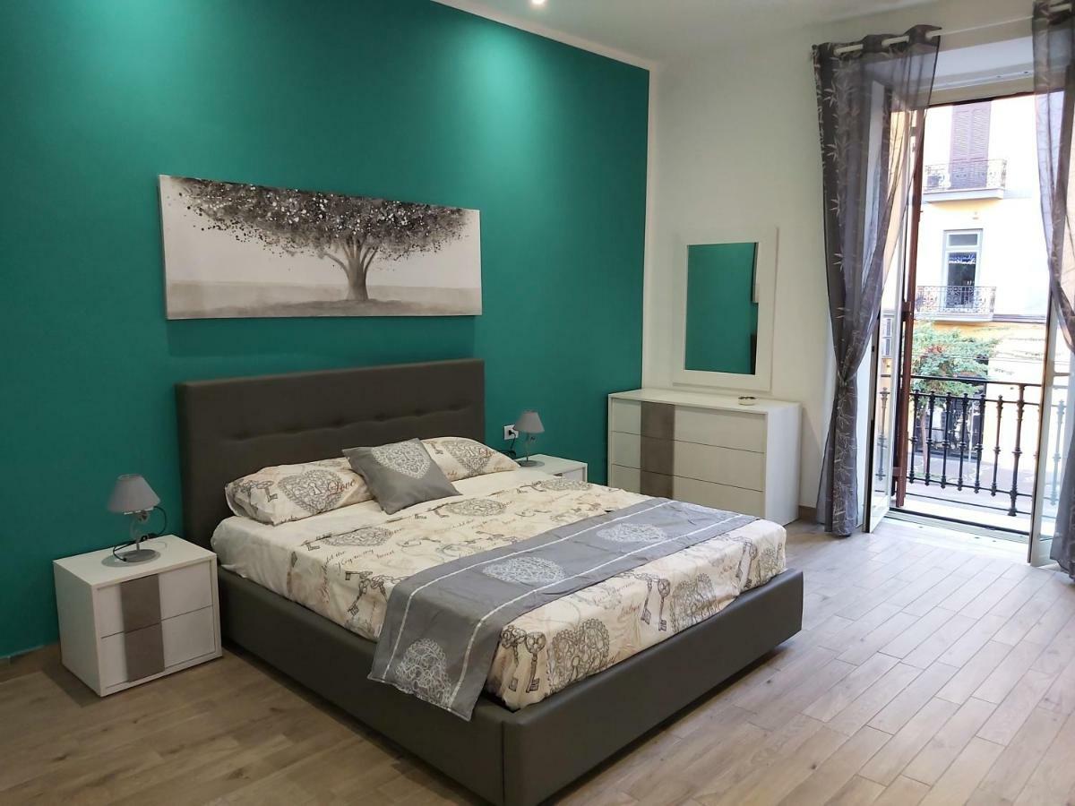 Dormire A Napoli Centro Holiday House Casa Vacanza Ngoại thất bức ảnh